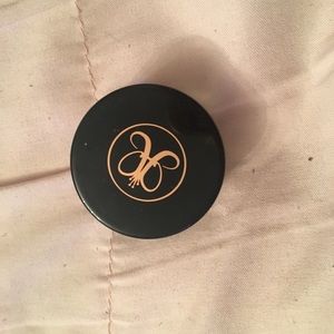 Anastasia pomade